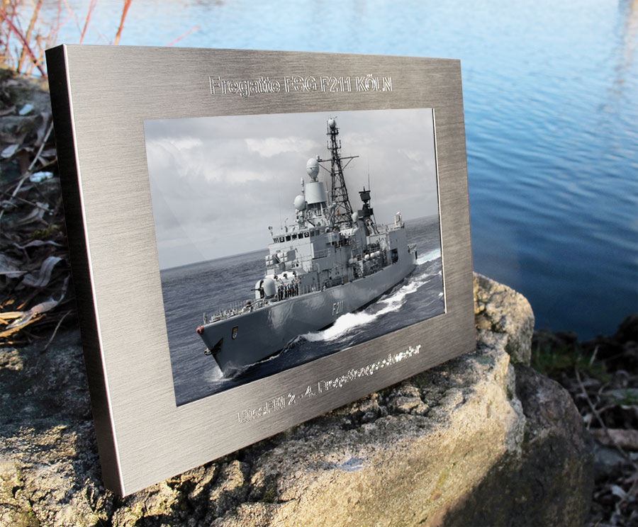 Fotorahmen mit Gravur als Abschiedsgeschenk aus für Marine Soldaten Matrosen oder Kapitän Fregatte Köln F221